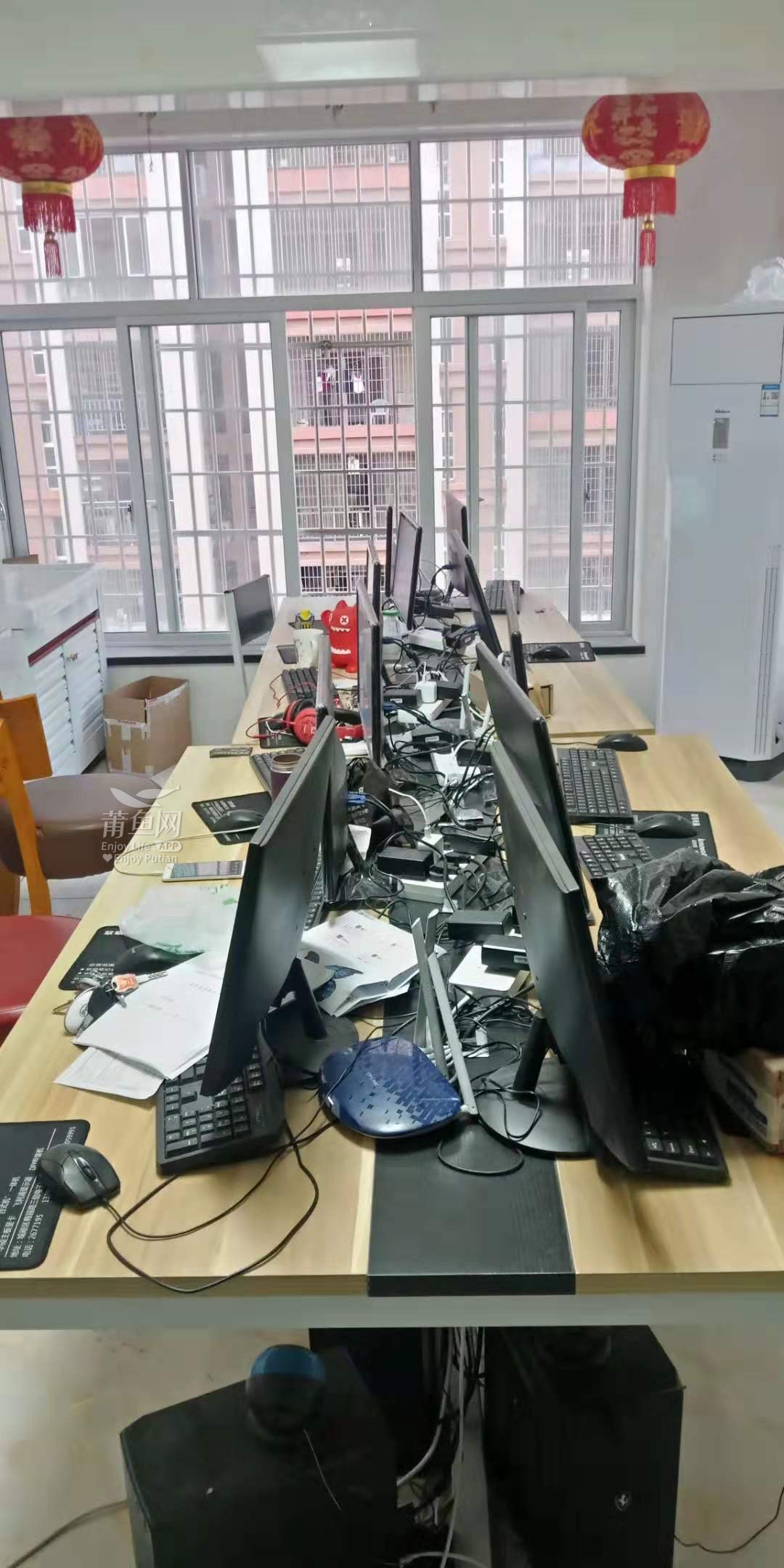 金海湾工作室办公设备转让